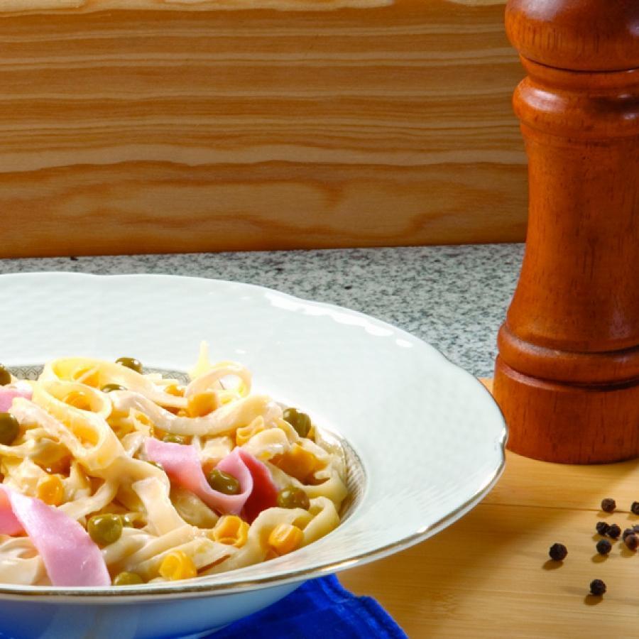 Cintas de Jamón y Pasta con Salsa Cremosa de Vegetales - PAISA USA