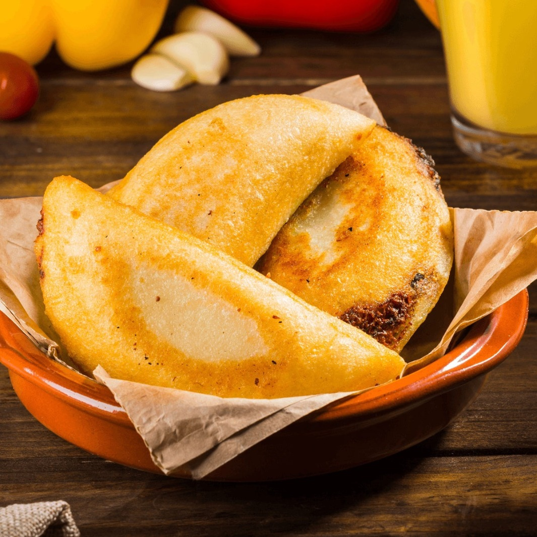 Empanadas Venezolanas (prefritas) - Venezuelan Style Empanadas (pre-fried).