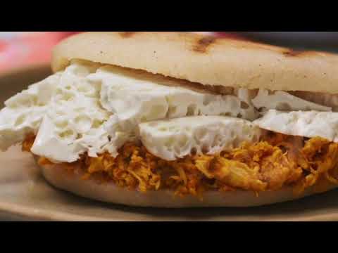 Arepas Venezolanas Crudas con Masa de Queso - Venezuelan Style cornmeal Cake with Cheese Dough (uncooked)