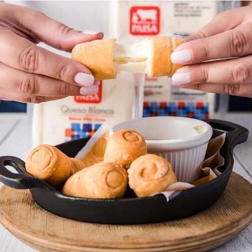 Tequenos - White Cheese Sticks - Party Pack (50 Units).